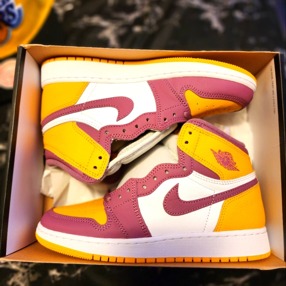AIR JORDAN 1 RETRO HIGH "BROTHERHOOD"